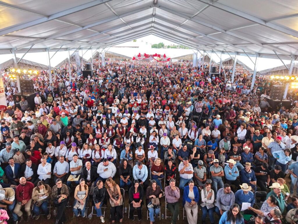 Asistentes al Foro Bienestar para Todas y Todos realizado en Fresnillo